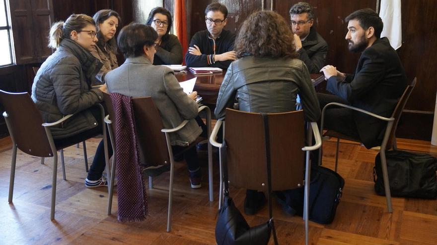 Reunión sobre el plan estratégico de activación juvenil en Redondela.