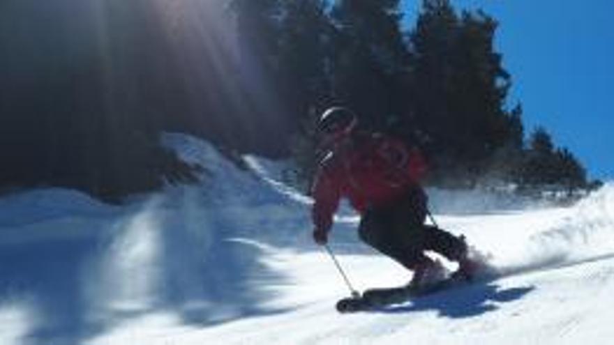 Un esquiador a la Masella