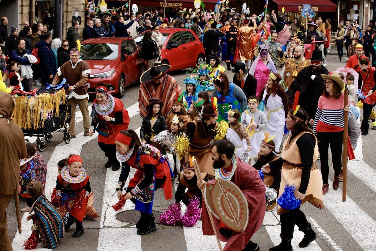 El desfile infantil de Antroxu por las calles de Gijón, en imágenes
