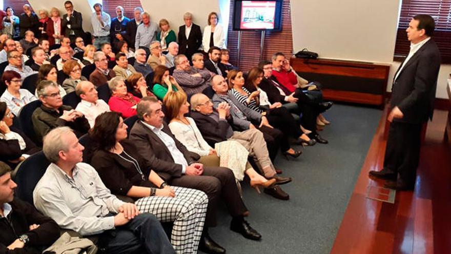 Abel Caballero durante una charla esta mañana. // Marta G. Brea