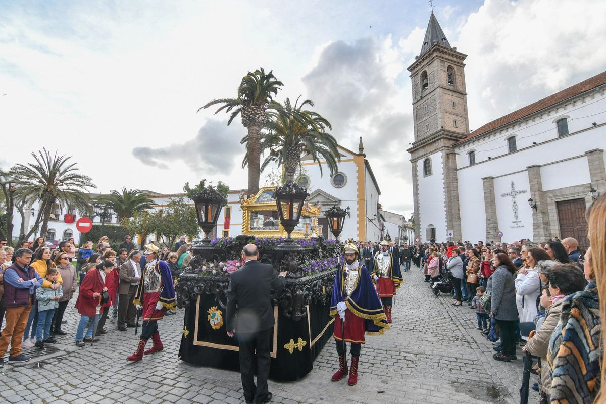 Santo Entierro en la tarde del Viernes Santo.