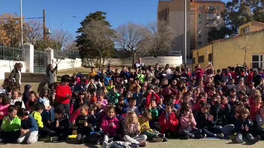 El Cáceres invita a escolares a su próxima cita en casa