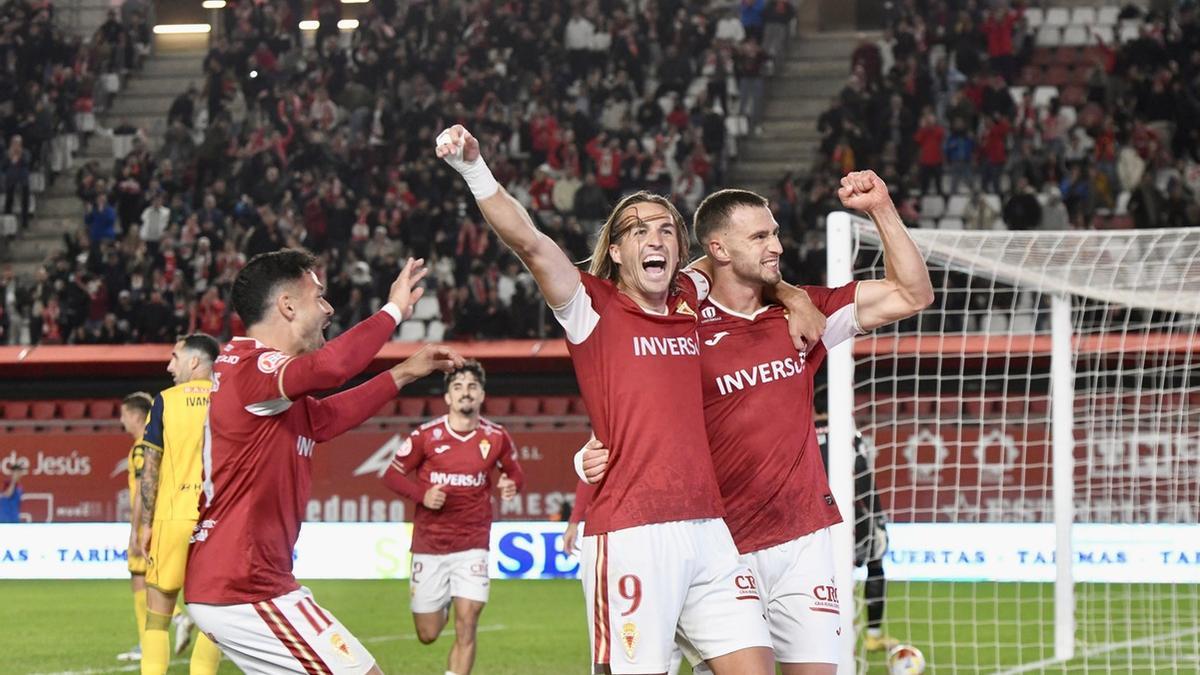 Revive la victoria del Real Murcia frente al Alcorcón, en imágenes
