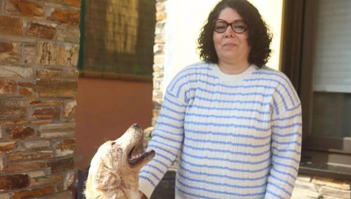 Nathalie Delgado amb el seu gos