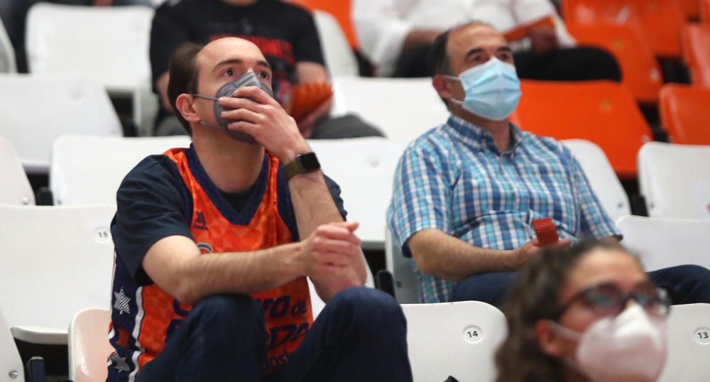 Pantallas gigantes en la Fonteta