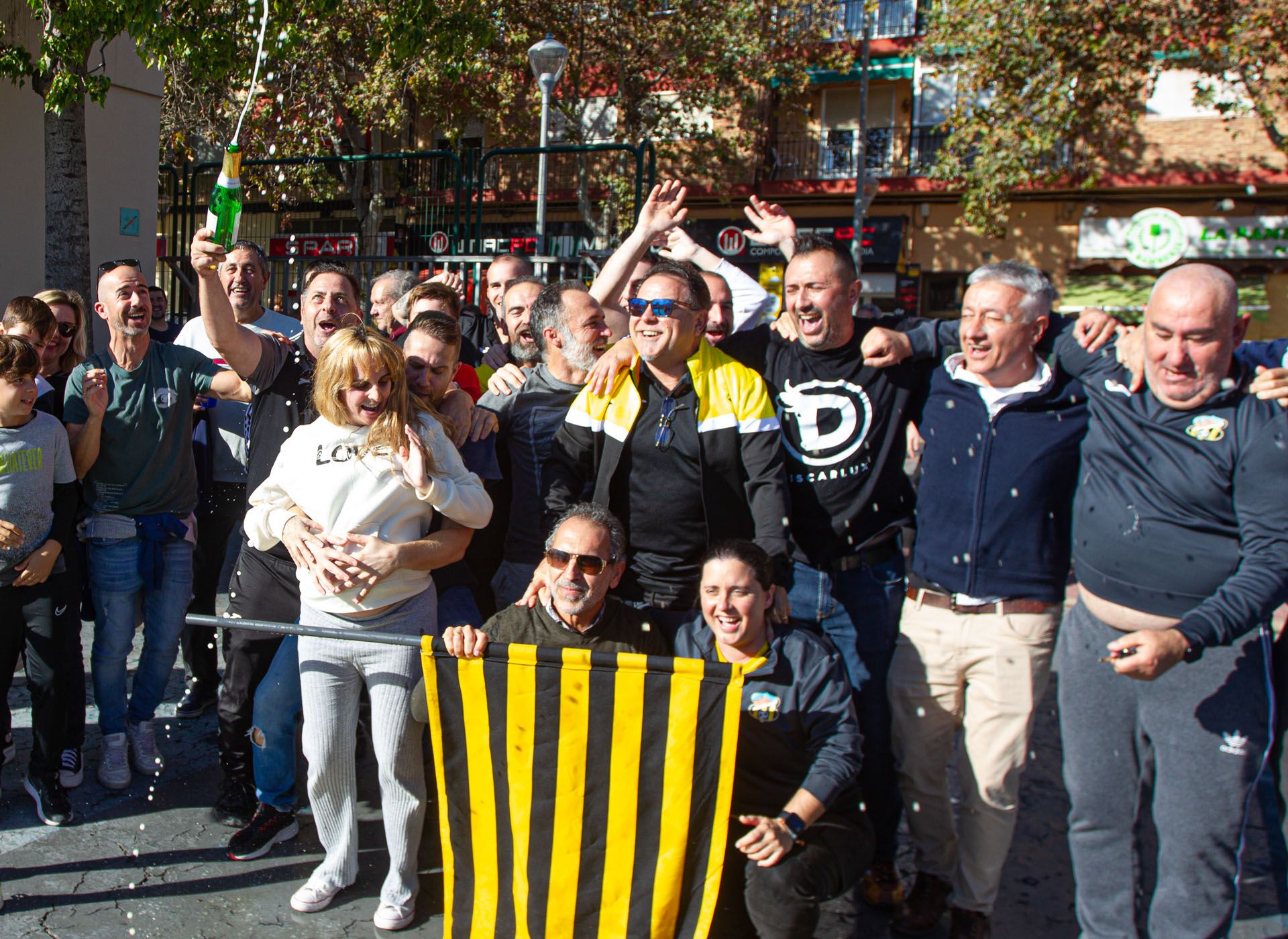 El Betis Florida de Alicante reparte 14 millones de euros del cuarto premio de la Lotería