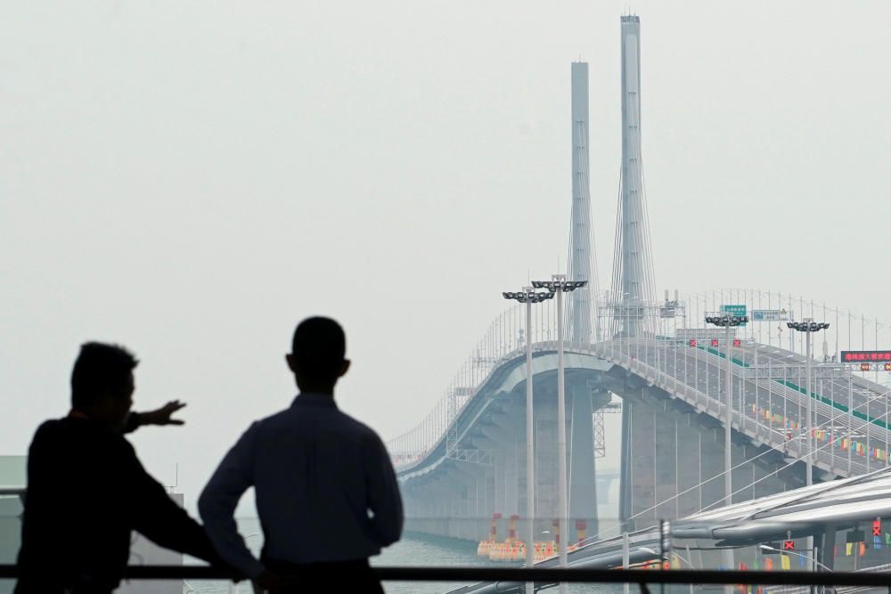 La Xina inaugura el pont marítim més llarg del món