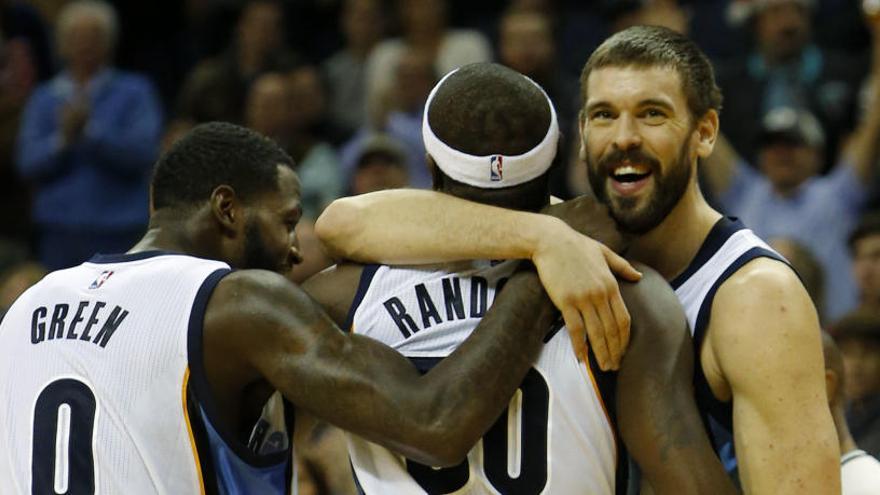 Marc Gasol celebra una victoria con los Grizzlies.