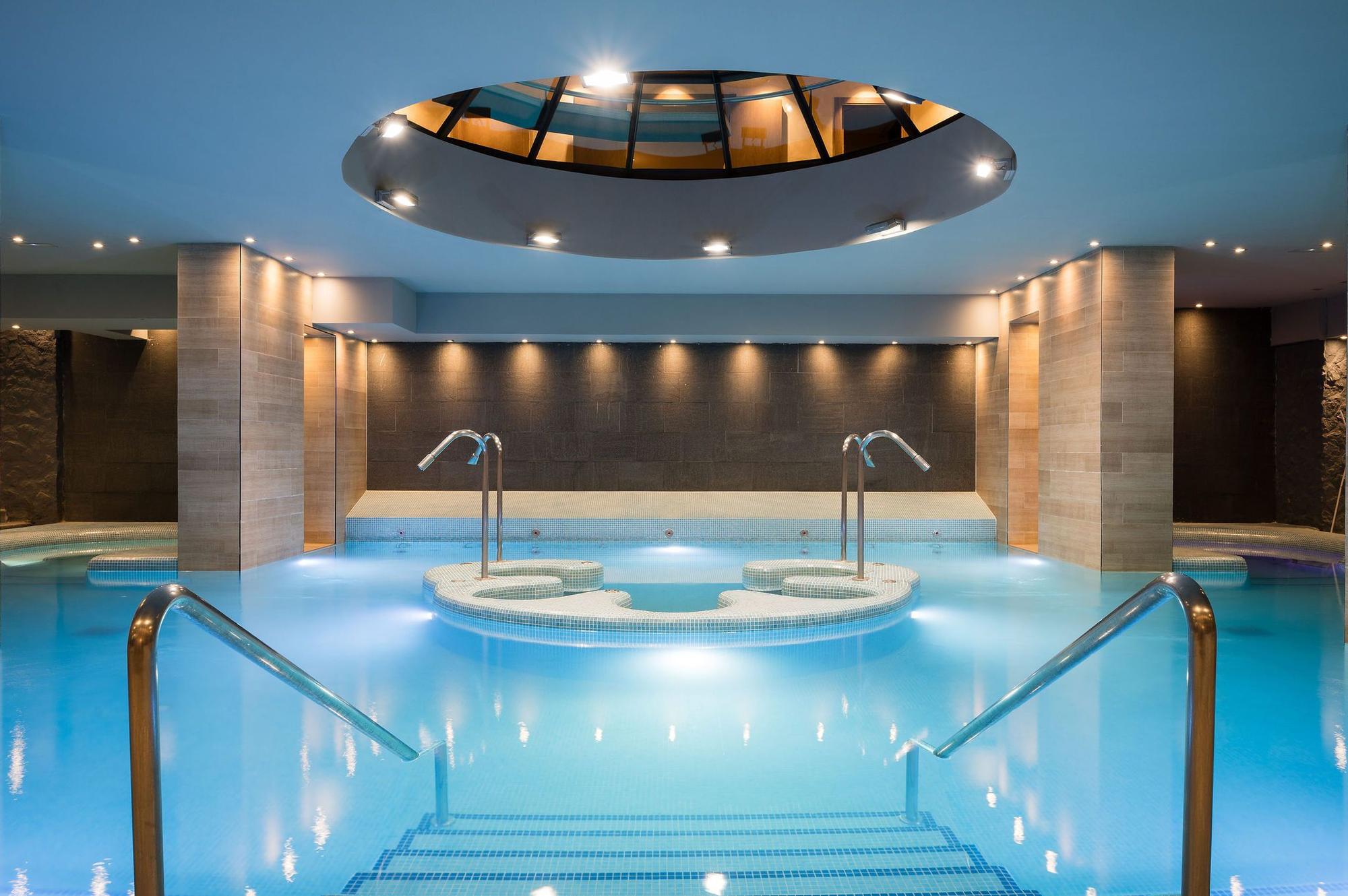 Piscina termal de maravilloso balneario en El Burgo de Osma.