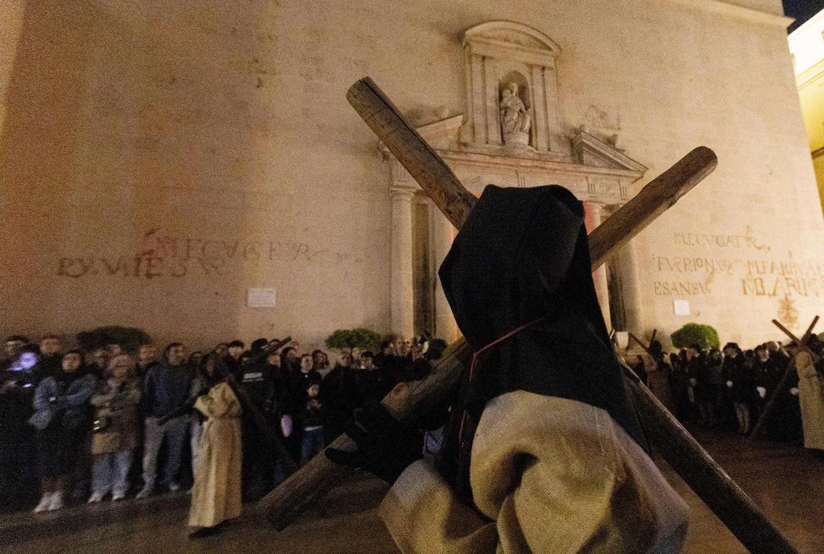 Semana Santa en Alicante 2026: Procesión de la Hermandad Penitencial del Perdón en el Jueves Santo