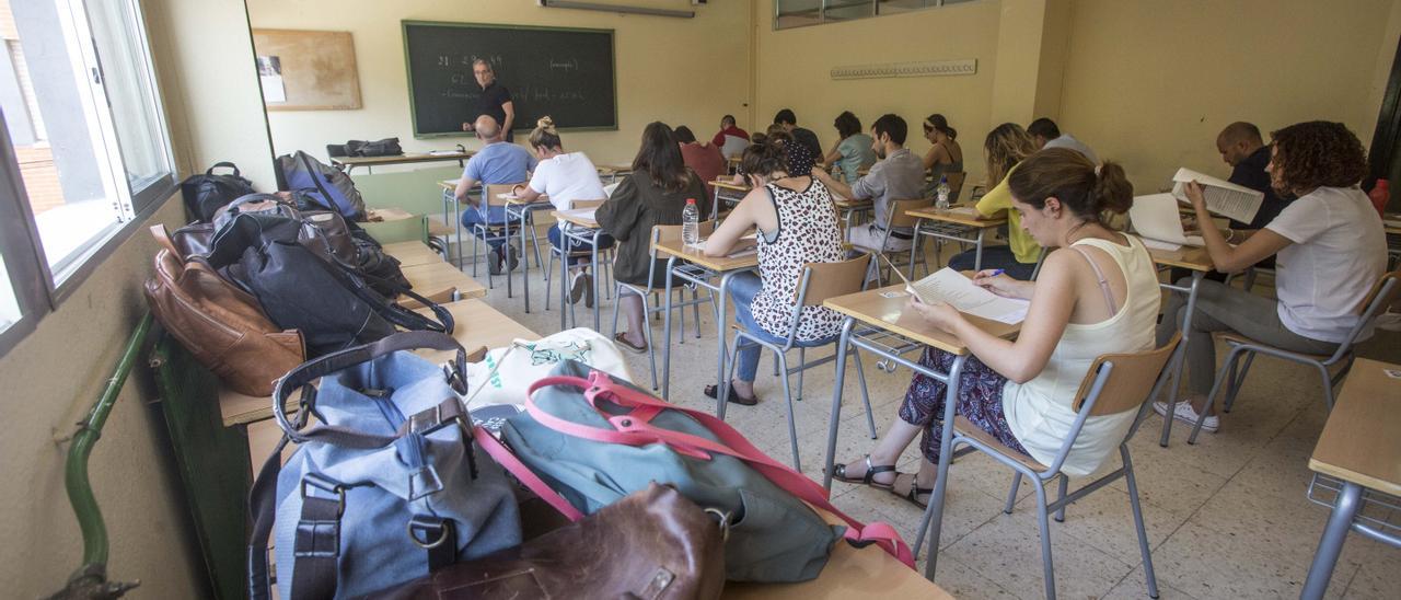 Oposiciones a la enseñanza en un instituto de Alicante