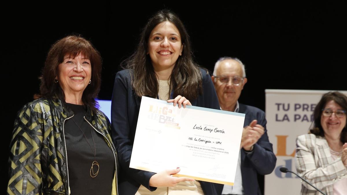 La millor oradora de la competició, Lucía Gasp; de l'IES La Garrigosa