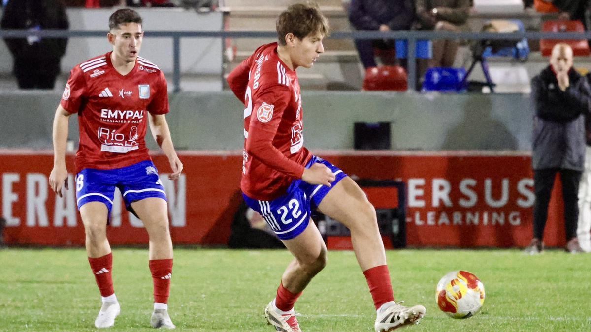 Vaquero, controlando un balón en la última jornada