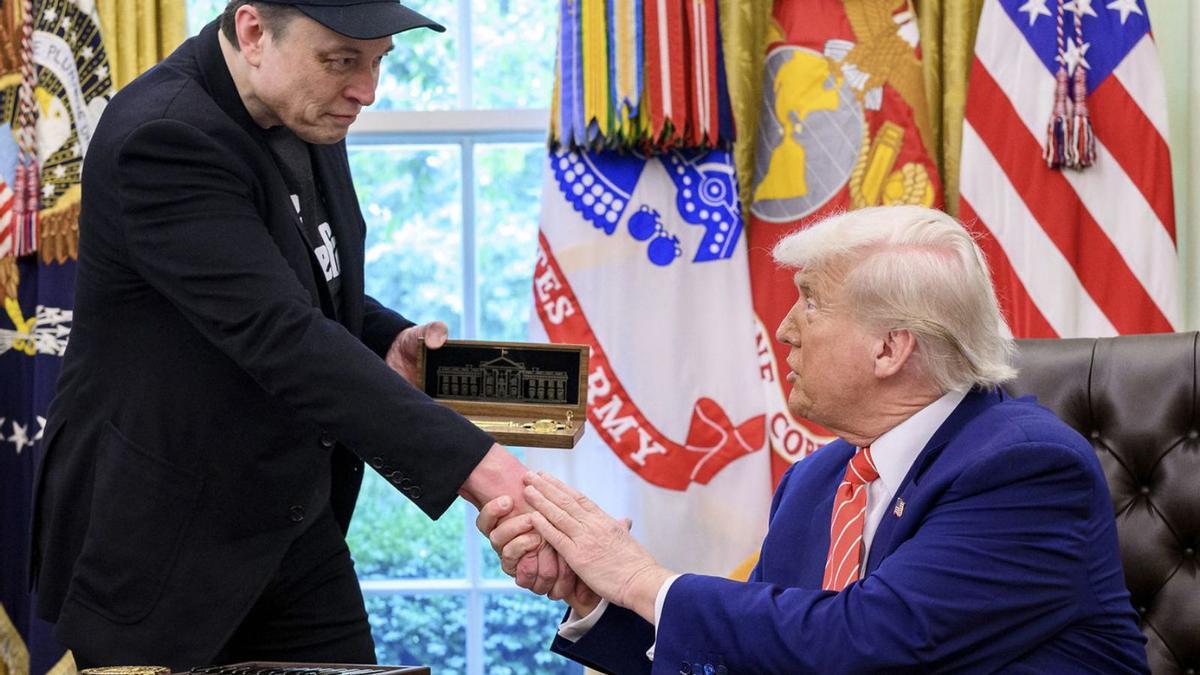 Trump y Musk, el 30 de mayo, dia en que se confirmó la salida del empresario de la Administración. | MOLLY RILE / EUROPA PRESS
