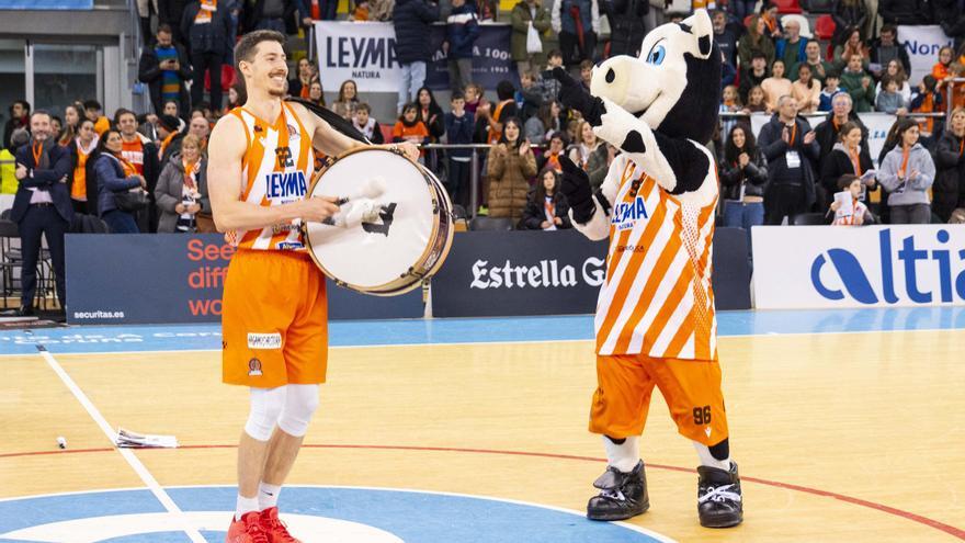 A Coruña quiere ACB: Así celebra la afición naranja el gran triunfo del Leyma frente al Estudiantes