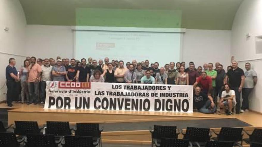 UGT firma el convenio del textil mientras Comisiones Obreras mantiene la huelga