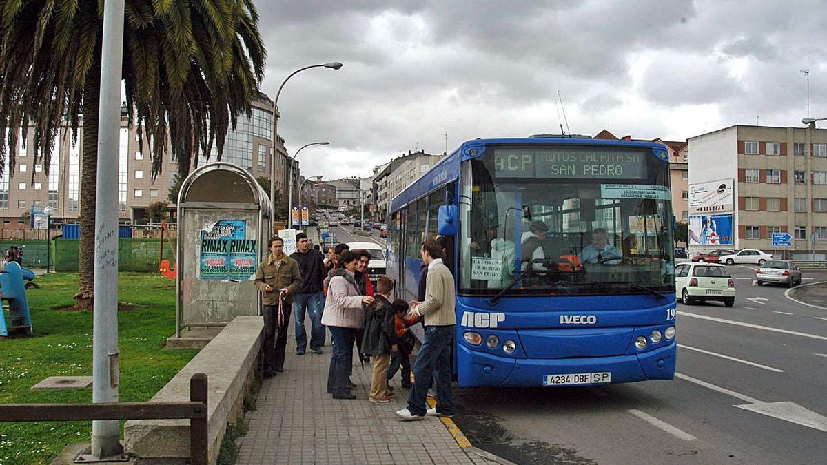 El bus a la playa esperará a la línea de Cambre en A Barcala tras las  quejas de los usuarios - La Opinión de A Coruña