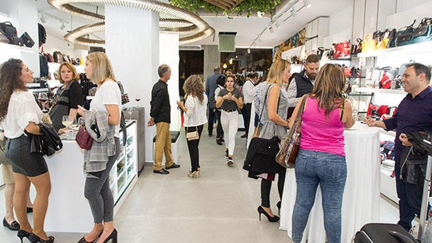 JANN Bags & Travel: Encuentra tu bolso o maleta de moda en el centro de  Alicante - Información