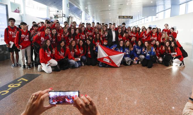 Los jóvenes vigueses parten rumbo a las islas británicas