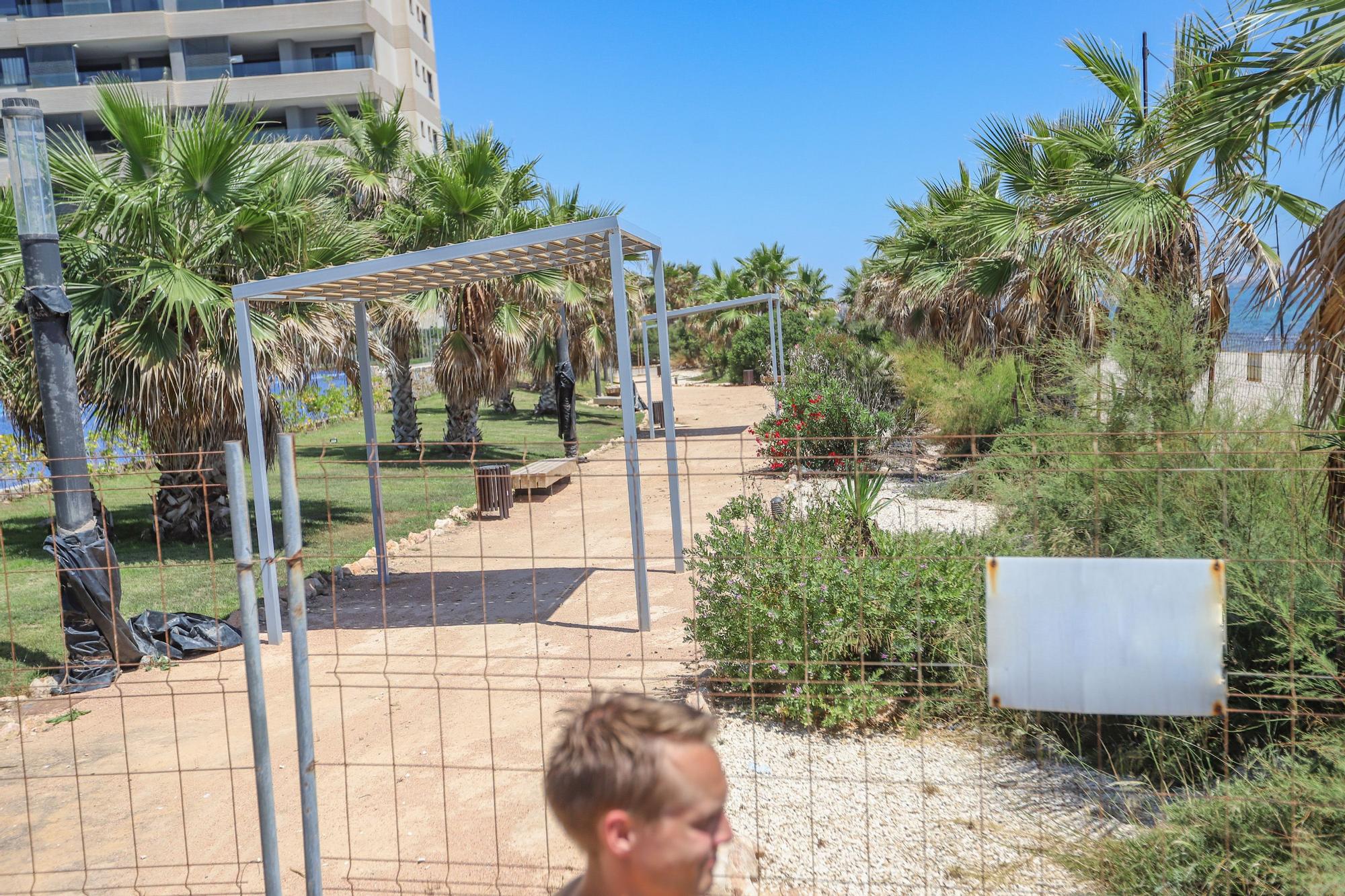 Nueve meses de espera para abrir un jardín público en Torrevieja