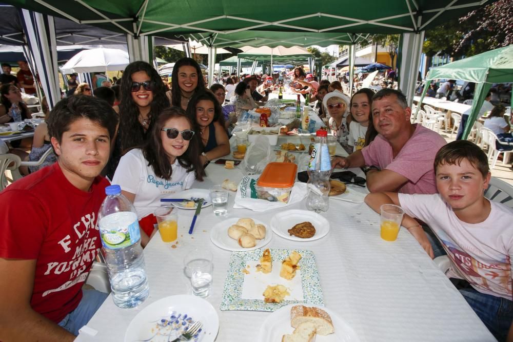 Comida en la calle de Corvera.