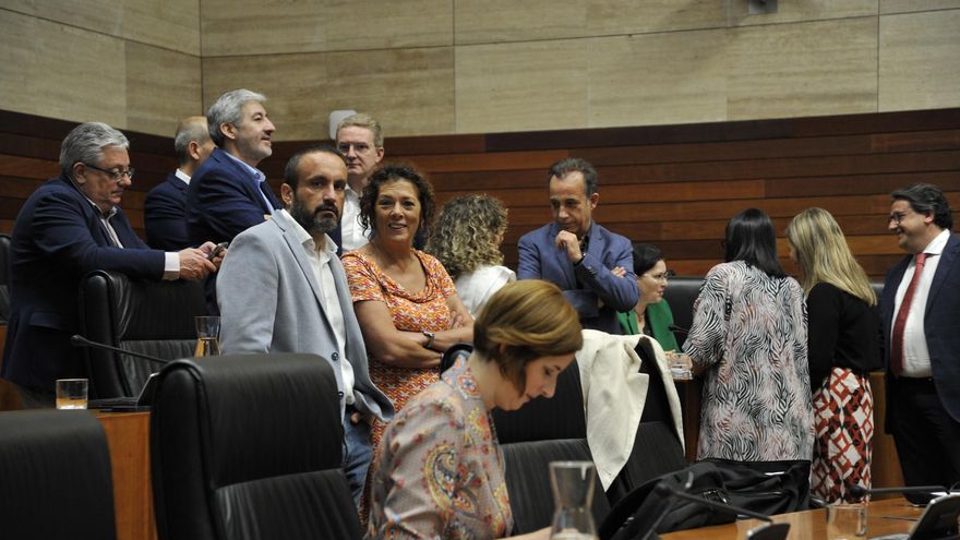 La falta de quorum en la Mesa de la Asamblea retrasa una hora el inicio del pleno