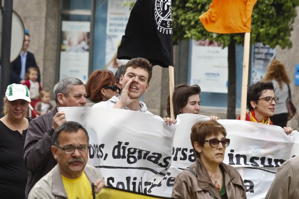 Manifestación "Pasacalles por la digindad" en Gijón