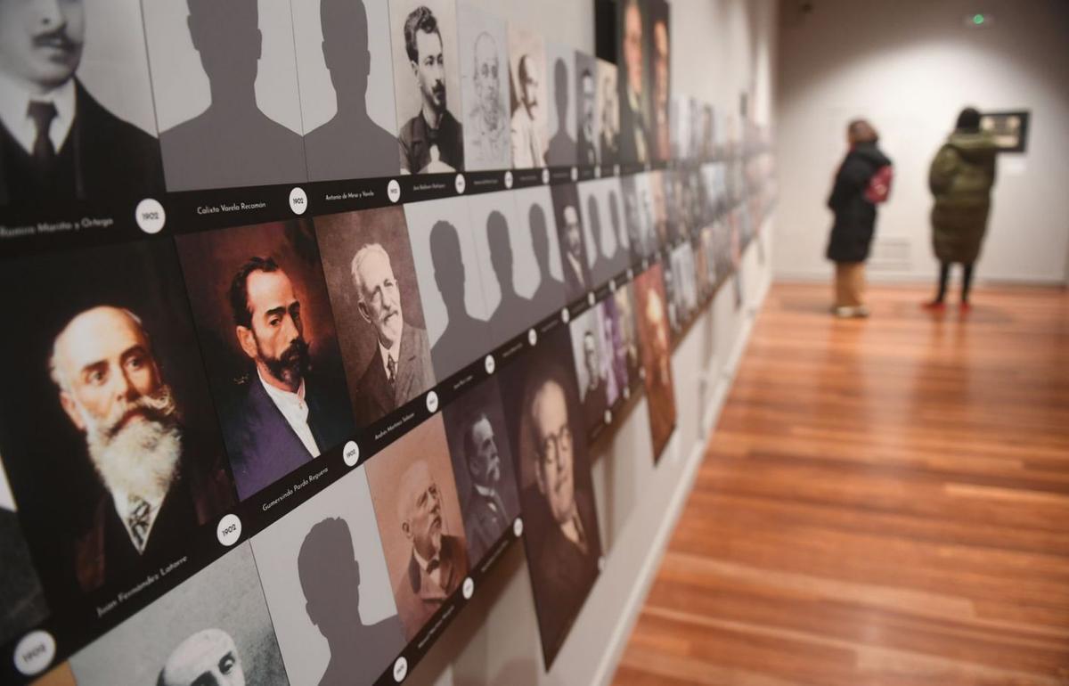 Exposición de la Academia de Belas Artes, en el Kiosko Alfonso. | Carlos Pardellas