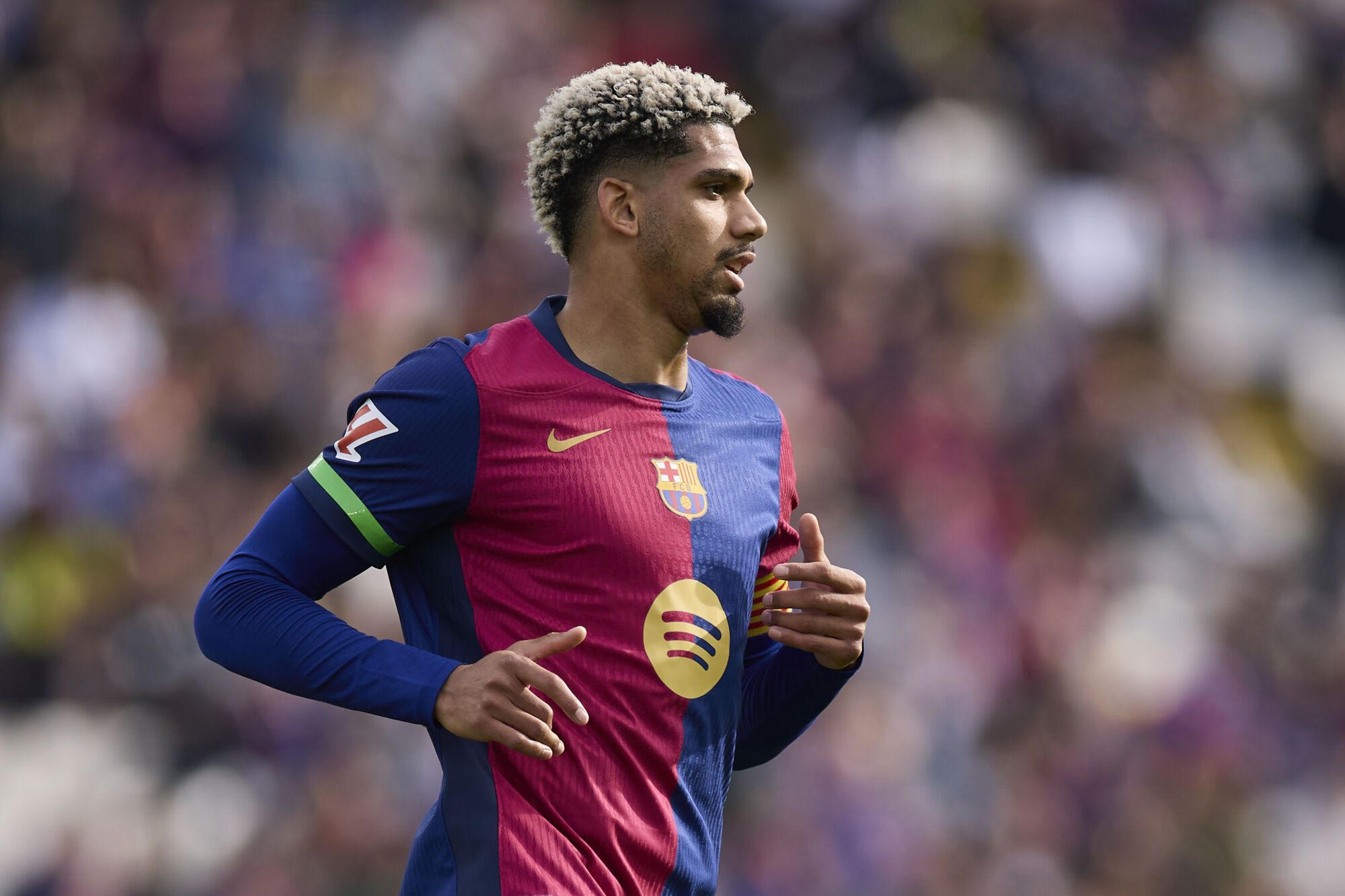 Ronald Araujo of FC Barcelona looks on during the LaLiga EA Sports match between FC Barcelona and Deportivo Alaves at Estadi Olimpic Lluis Companys on February 2, 2025, in Barcelona, Spain. AFP7 02/02/2025 ONLY FOR USE IN SPAIN. Ricardo Larreina / AFP7 / Europa Press;2025;SPORT;ZSPORT;SOCCER;ZSOCCER;FC Barcelona v Deportivo Alaves - La Liga EA Sports;