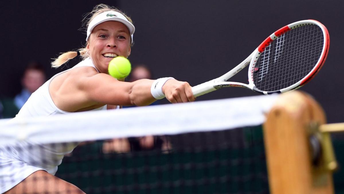 Anett Kontaveit durante el Campeonato de Wimbledon en el All England Lawn Tennis Club.