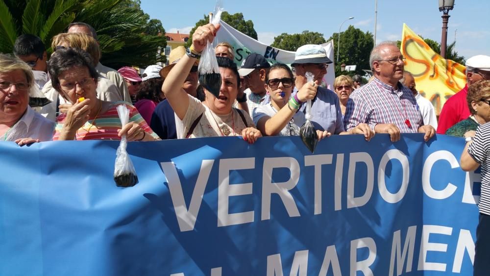 El lodo del Mar Menor llega a Murcia