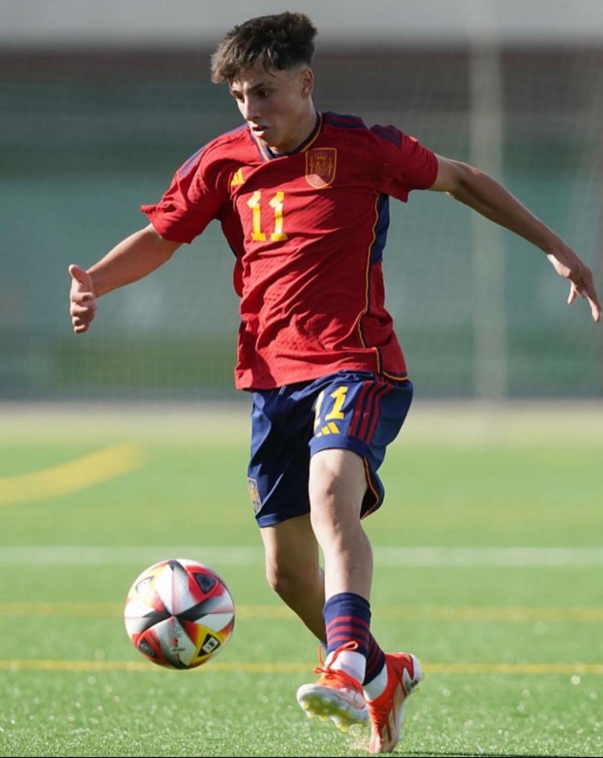 Iván Valero Sales, de Castelló, con la selección española sub-14.