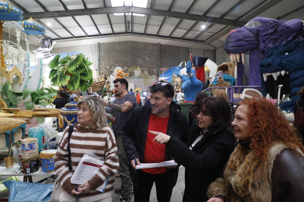 EN IMÁGENES: El jurado del Descenso de Galiana visita las naves del Antroxu