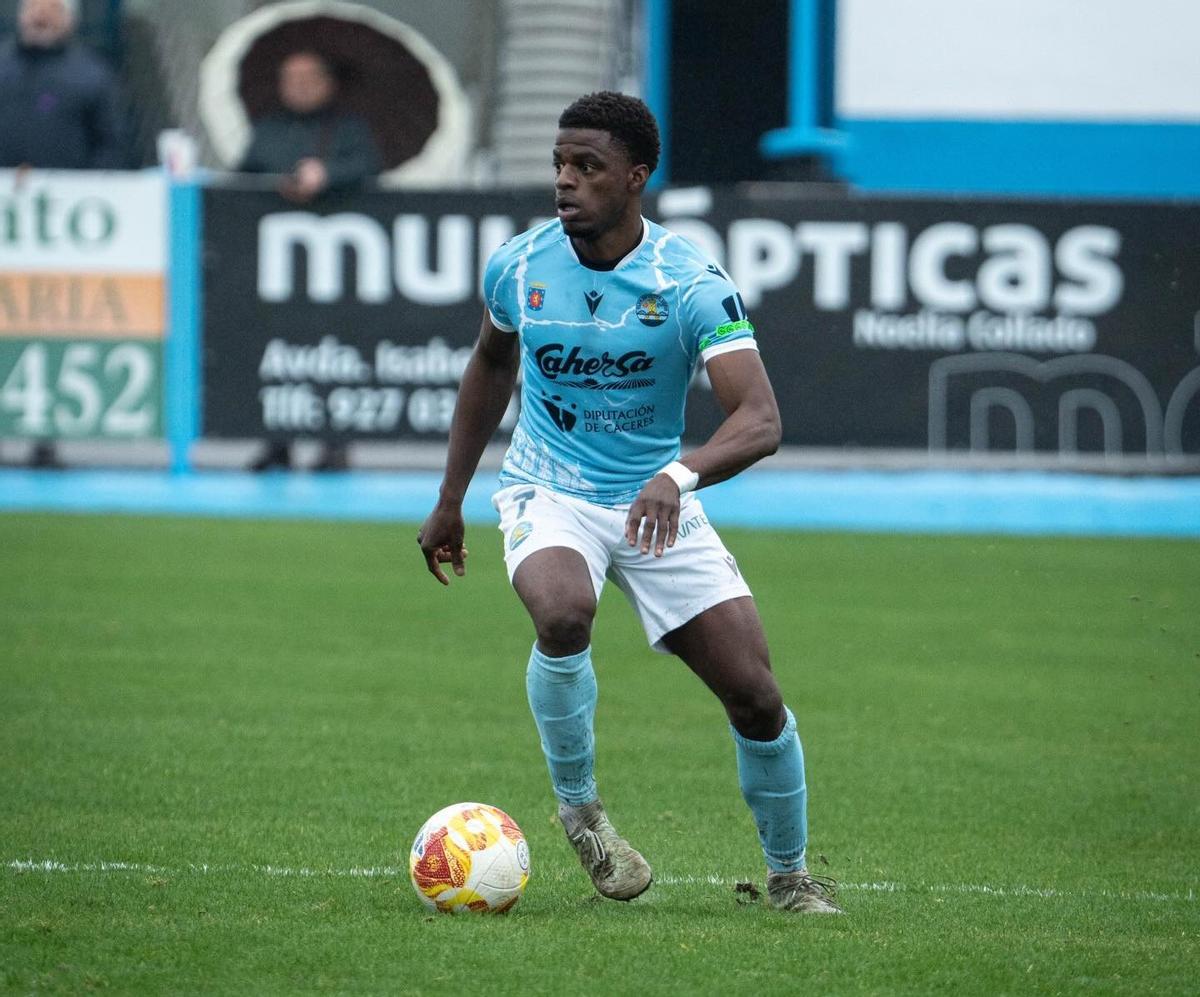 Dawda, jugador del Coria