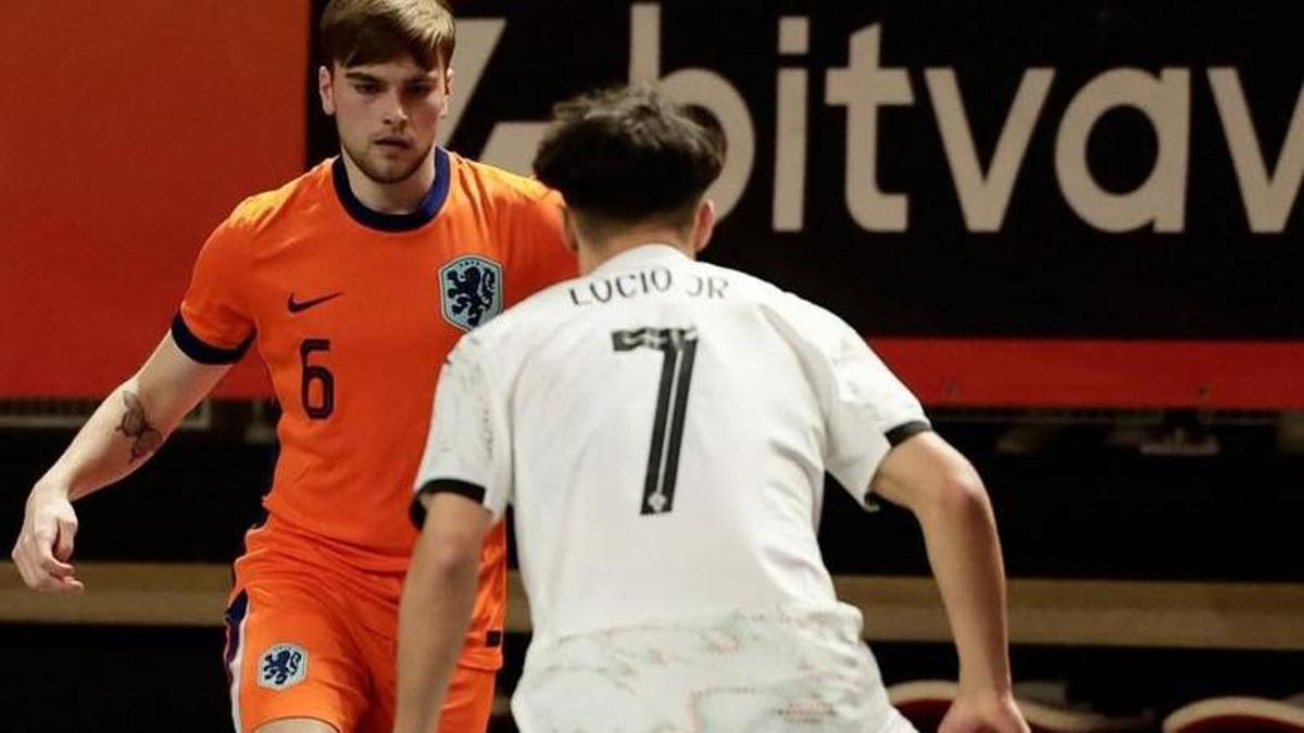 Lukas Ramos, en un partido con la selección de Países Bajos.