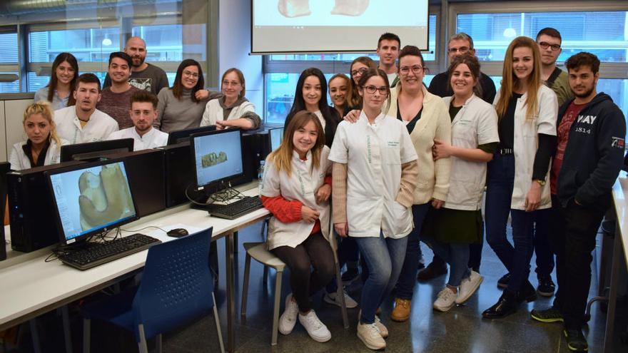 Althaia col·labora amb el Cicle Formatiu de Pròtesis dentals del Campus Professional UManresa amb la impressió de material 3D