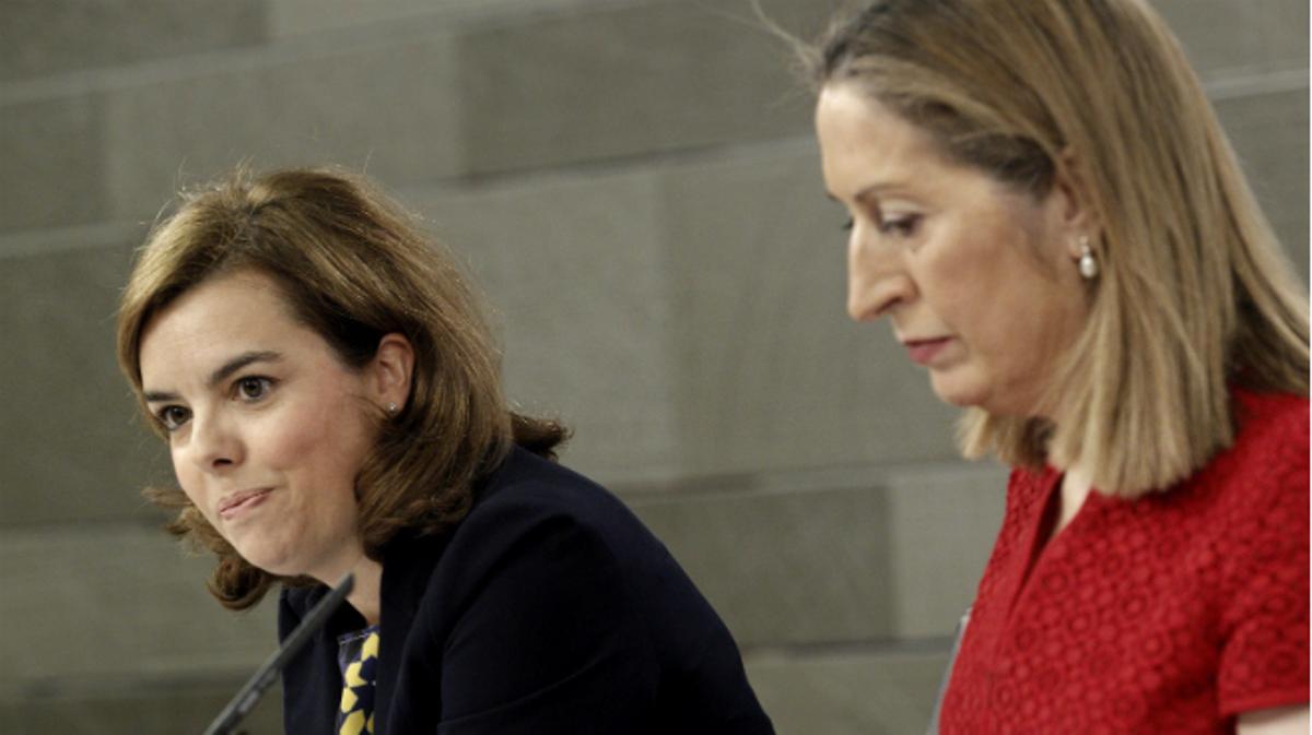 La ministra de Foment, Ana Pastor, anuncia la privatització de part d’AENA.