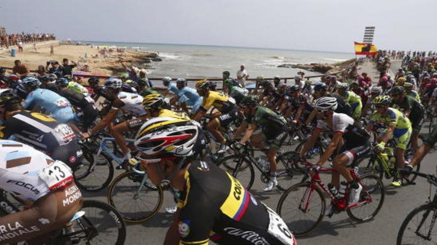 Torrevieja desviará la etapa de La Vuelta al carecer de policía para garantizar la seguridad