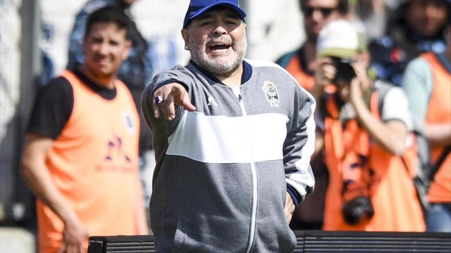 Maradona debuta con derrota con Gimnasia