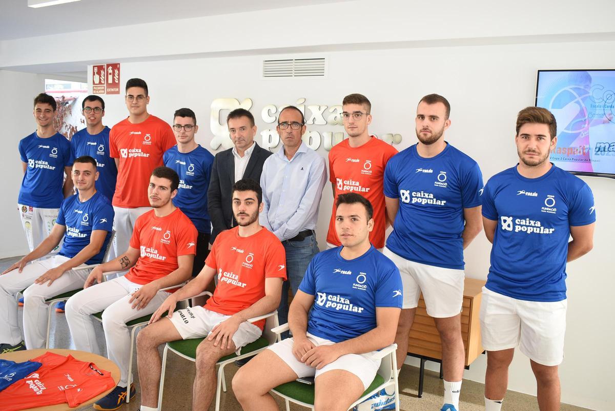 La presentació de la Copa 2 Caixa Popular va comptar amb la presència d’una gran part de la representació dels jugadors participants en esta edició.