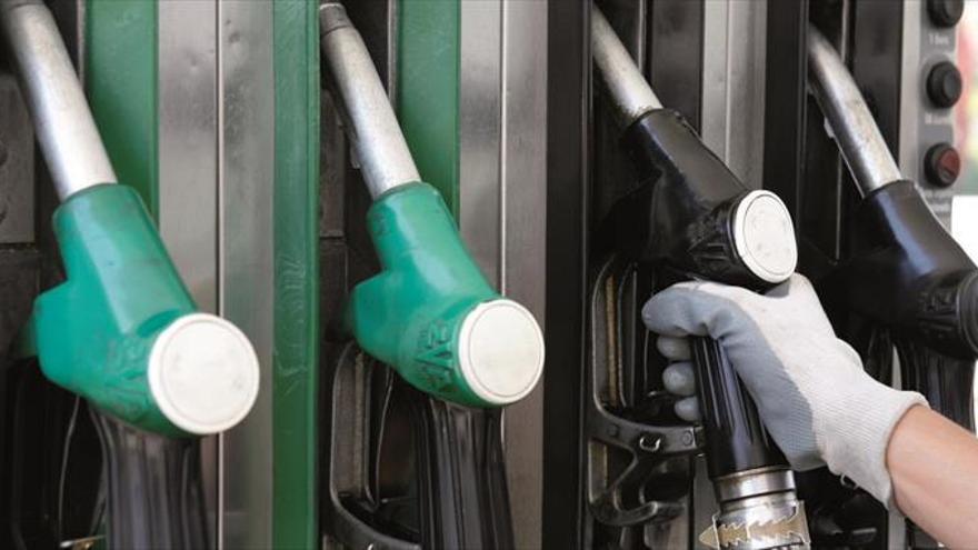 Cae una red que defraudó 10 millones en el IVA de gasolina