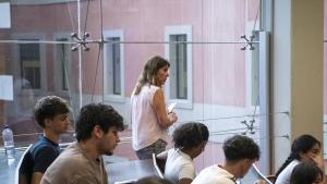 Primer día de las Pruebas de Acceso a la Universidad (PAU, selectividad) en la Universidad Pompeu Fabra, Edificio Roger de Llúria. 9 de junio de 2026, Barcelona. Sociedad. Belén González