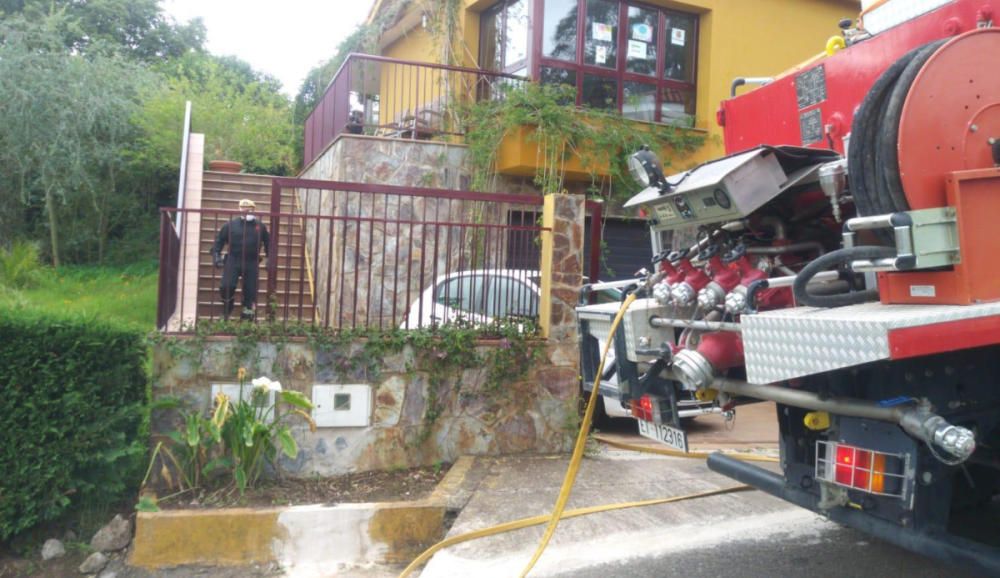 La UME desinfecta un centro de menores en Arucas