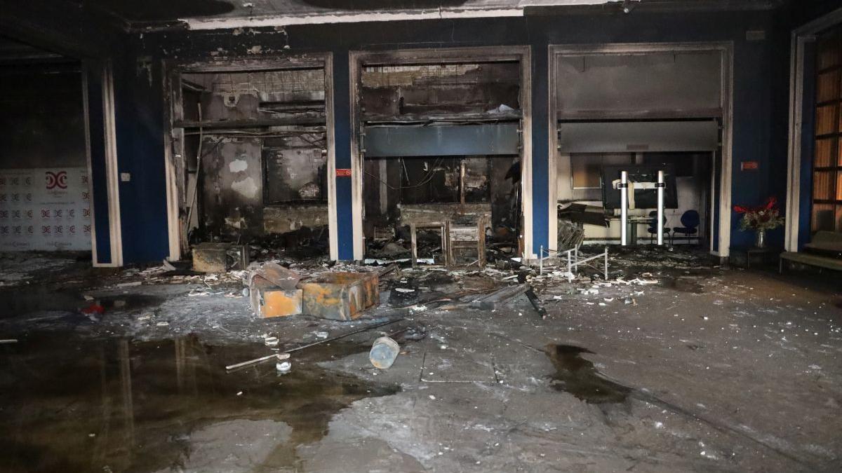 Desperfectos en la sede cameral tras el incendio registrado en sus instalaciones el pasado mes de junio.
