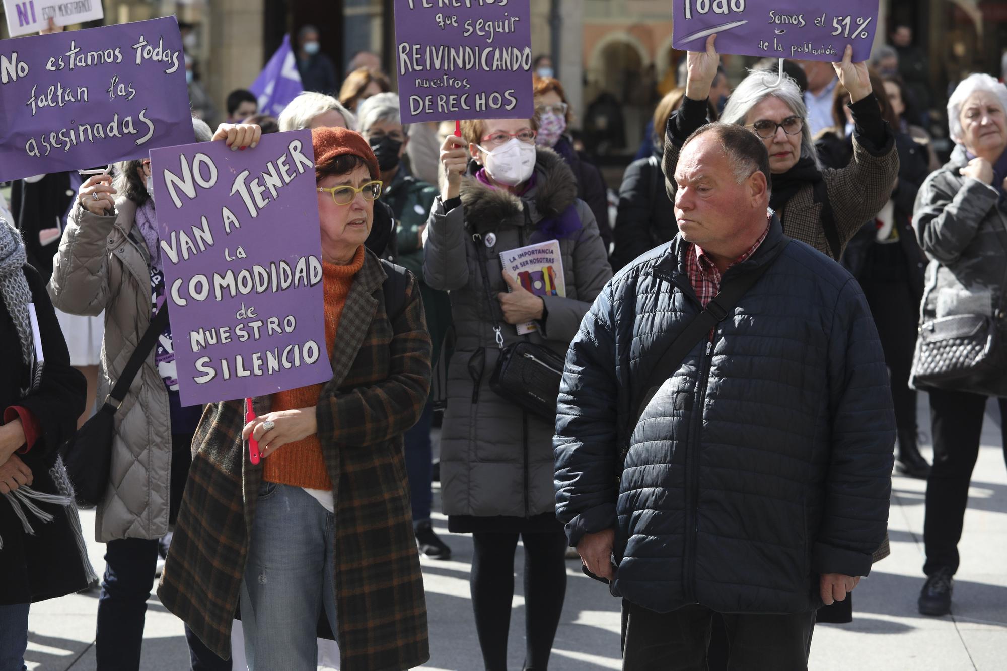 EN IMÁGENES: Así se vivió el Día de la Mujer (8M) en Avilés