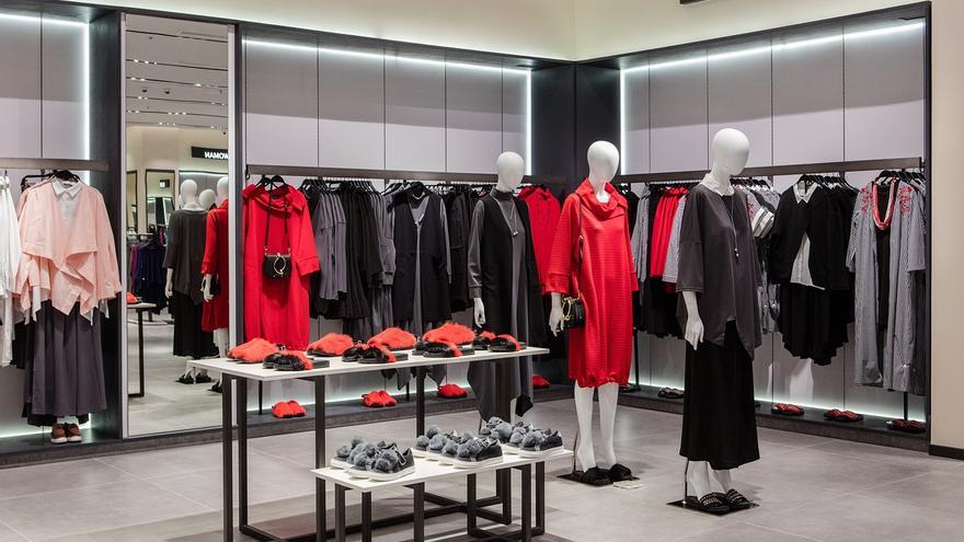 Zara sentencia la temporada con el &#039;vestido - tendencia&#039; más deseado del momento
