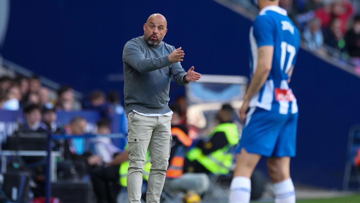 Manolo González da instrucciones a Jofre Carreras