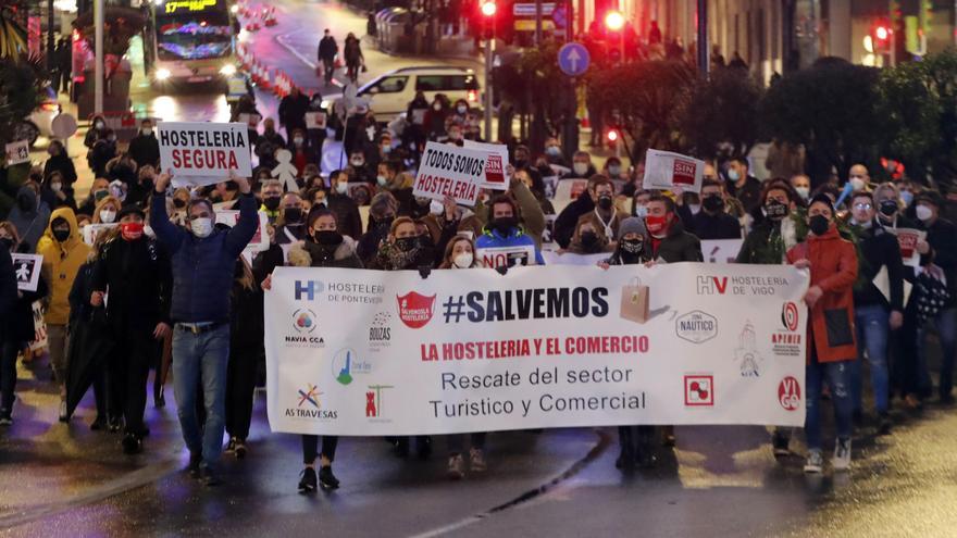 Hosteleros y comerciantes de Vigo, en otra de las protestas.