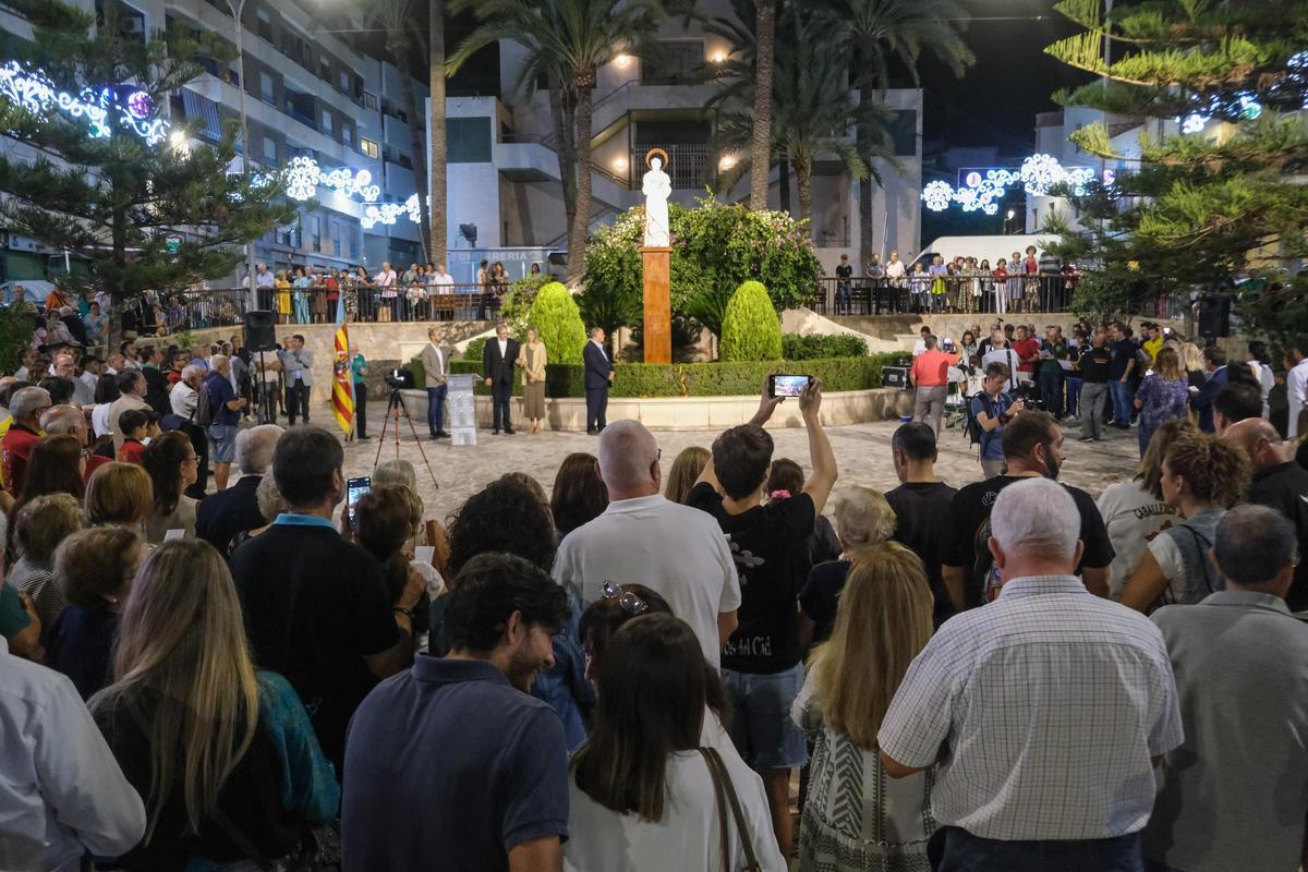 Así ha sido la inaguración y bendición de la nueva escultura de San Francisco de Asís en Crevillent