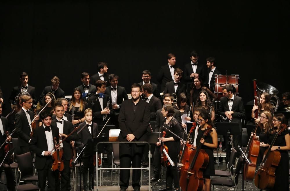La gran afluencia de público obliga a la Joven Orquesta de Torrevieja a doblar su concierto en el Centro Cultural Virgen del Carmen